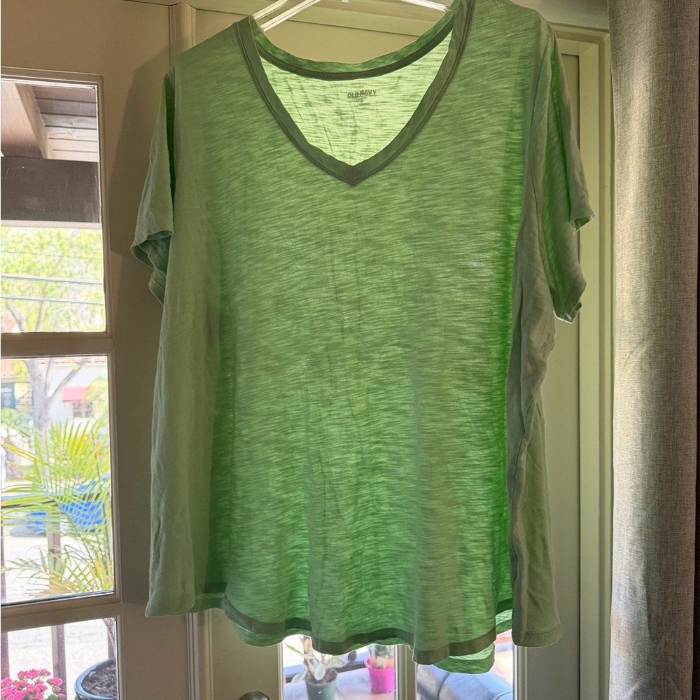 Old Navy Light Green V-Neck Short Sleeve Tee size 2X
